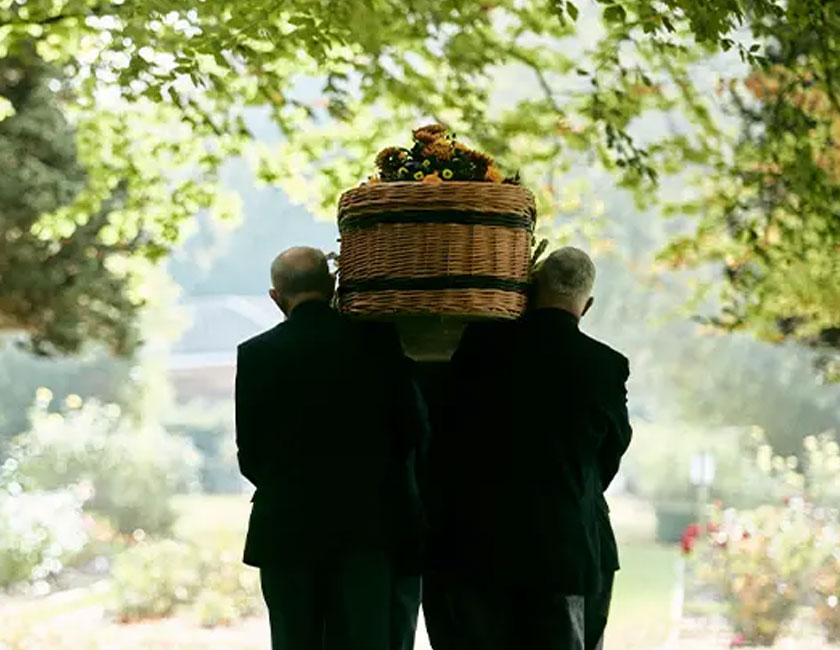 Family run Funeral Directors based in Totnes Devon for Cremation and Burial Funerals, covering Torquay, Newton Abbot, Exeter, Brixham, Paignton, South Devon and South Hams Cremation Newton Abbot, Cremation Torquay, Cremation Brixham, Cremation Ashburton, Cremation South Hams, allwood Cremation Totnes